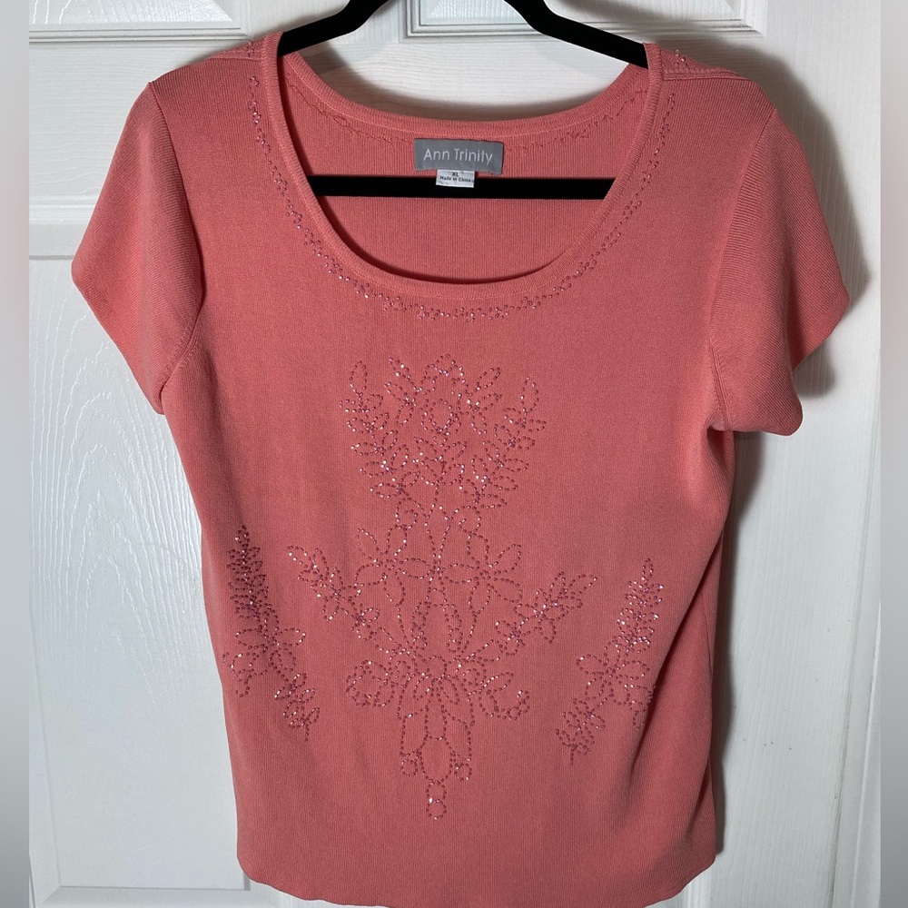 Ann Trinity round neck top detailed floral embellishments size XL